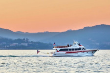 Прогулки по Черному морю из Морпорта Сочи: что стоит знать и как выбрать свою лодку