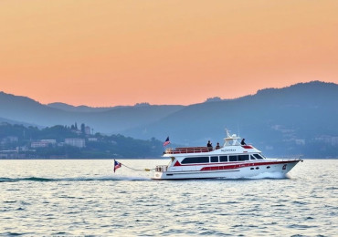 Прогулки по Черному морю из Морпорта Сочи: что стоит знать и как выбрать свою лодку