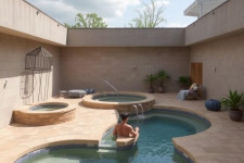 Как строят бассейны в закрытых помещениях: нюансы и требования