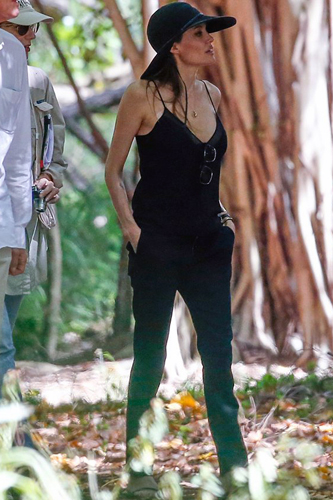Анджелина Джоли не стесняется своего тела после операции