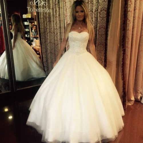 Дана Борисова примерила свадебное платье