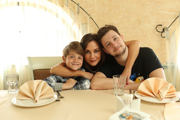 Татьяна Буланова снялась в фотосессии со своими детьми