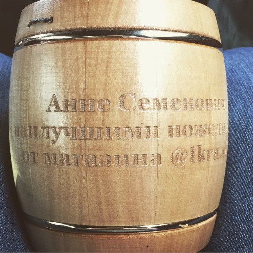 Анне Семенович подарили бочку красной икры