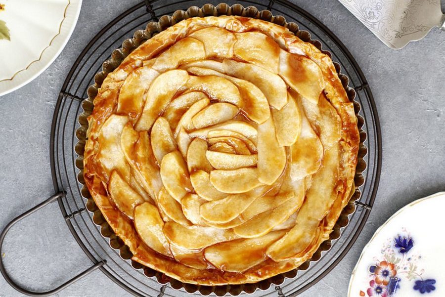 Открытый пирог с яблоками из дрожжевого теста в духовке рецепт с фото