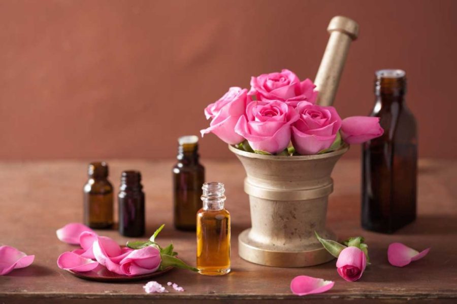 Эфирное масло розы: свойства и применение