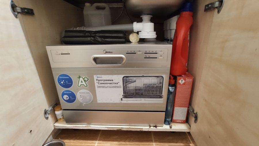 Как выполняют ремонт встроенной посудомоечной машины?