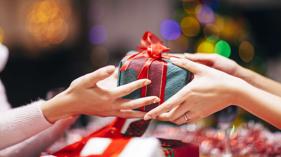 Подарки на праздники — незримые узы, связывающие людей
