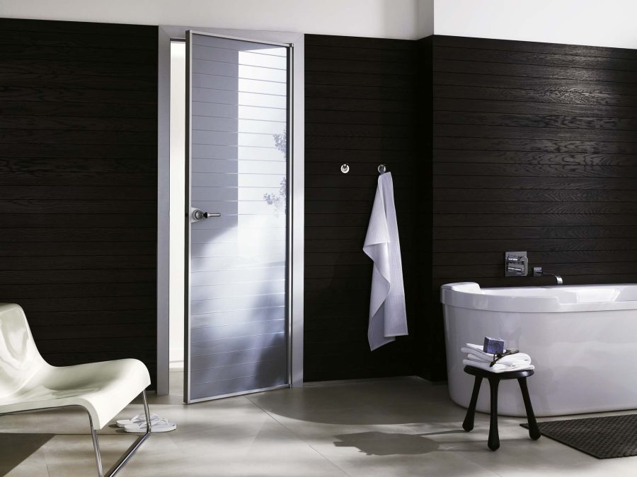 Как выбрать влагостойкую дверь для ванной?