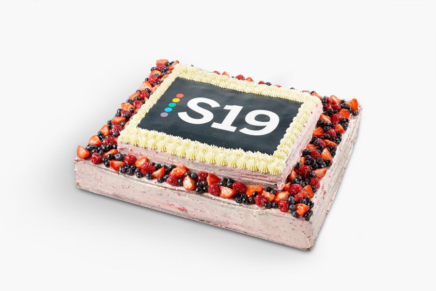 Какой заказать торт на корпоратив с логотипом?