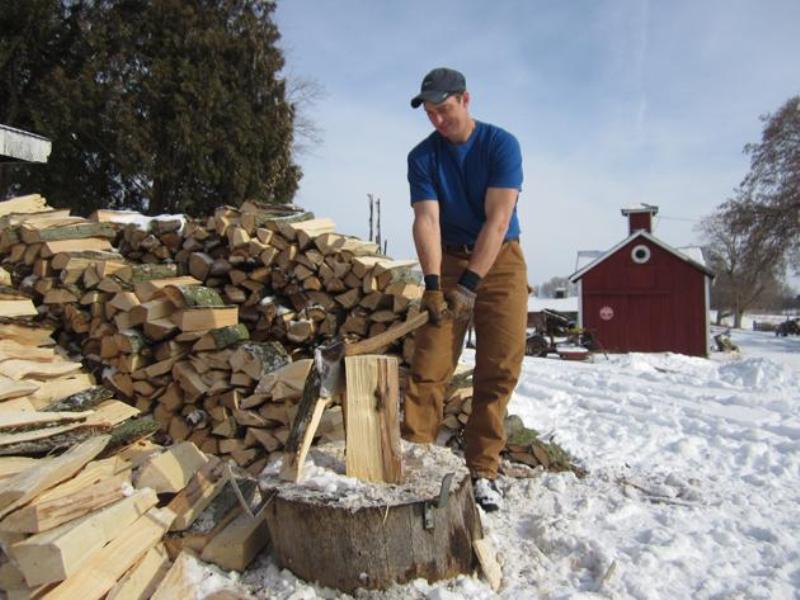 Как выбрать идеальные колотые дрова: советы и рекомендации